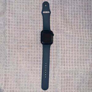 Unlocked 44-MM Apple Watch 8 with GPS/Size Large Blue Band Color Midnight